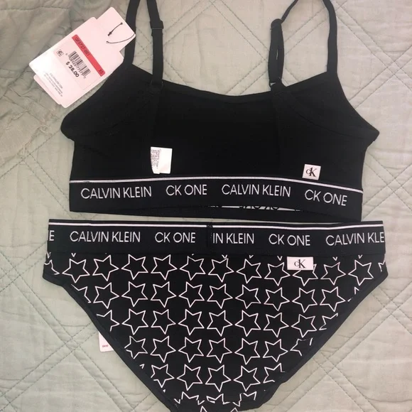 Calvin Klein bralette and panty set (XS) - Picture 4 of 6